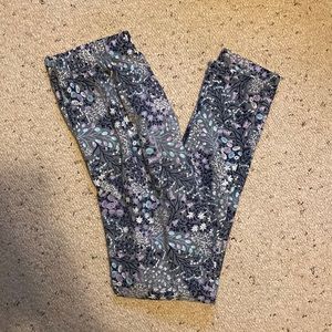 Sweetlegs winter berry leggings